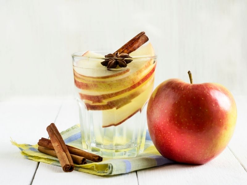 Agua Detox De Manzana Y Canela