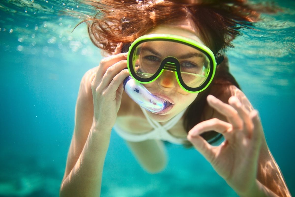 diving with a snorkel mask