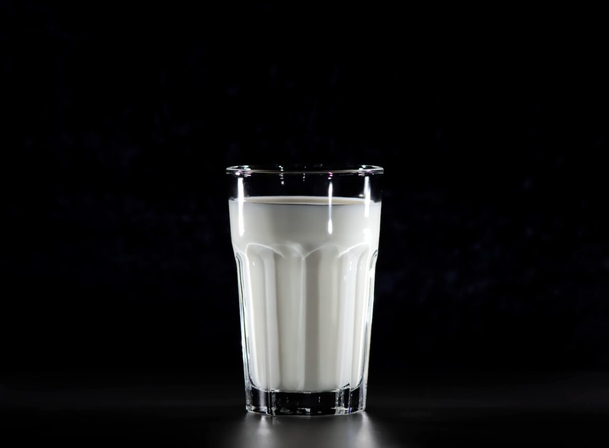 ¿Cuántas calorías en 1 taza de leche?