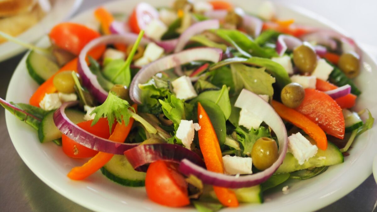 Quantas calorias tem a salada?