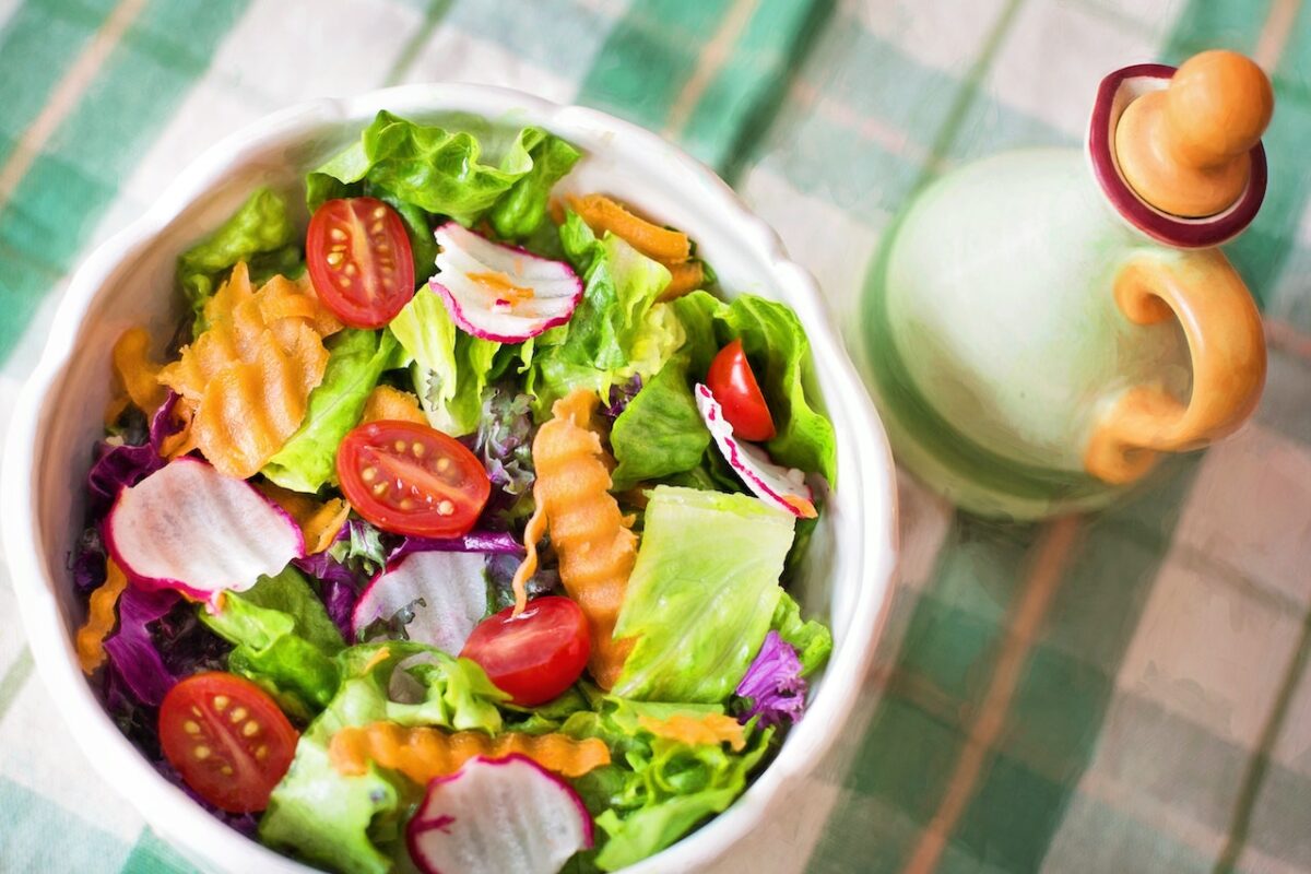 Quantas calorias tem a salada?