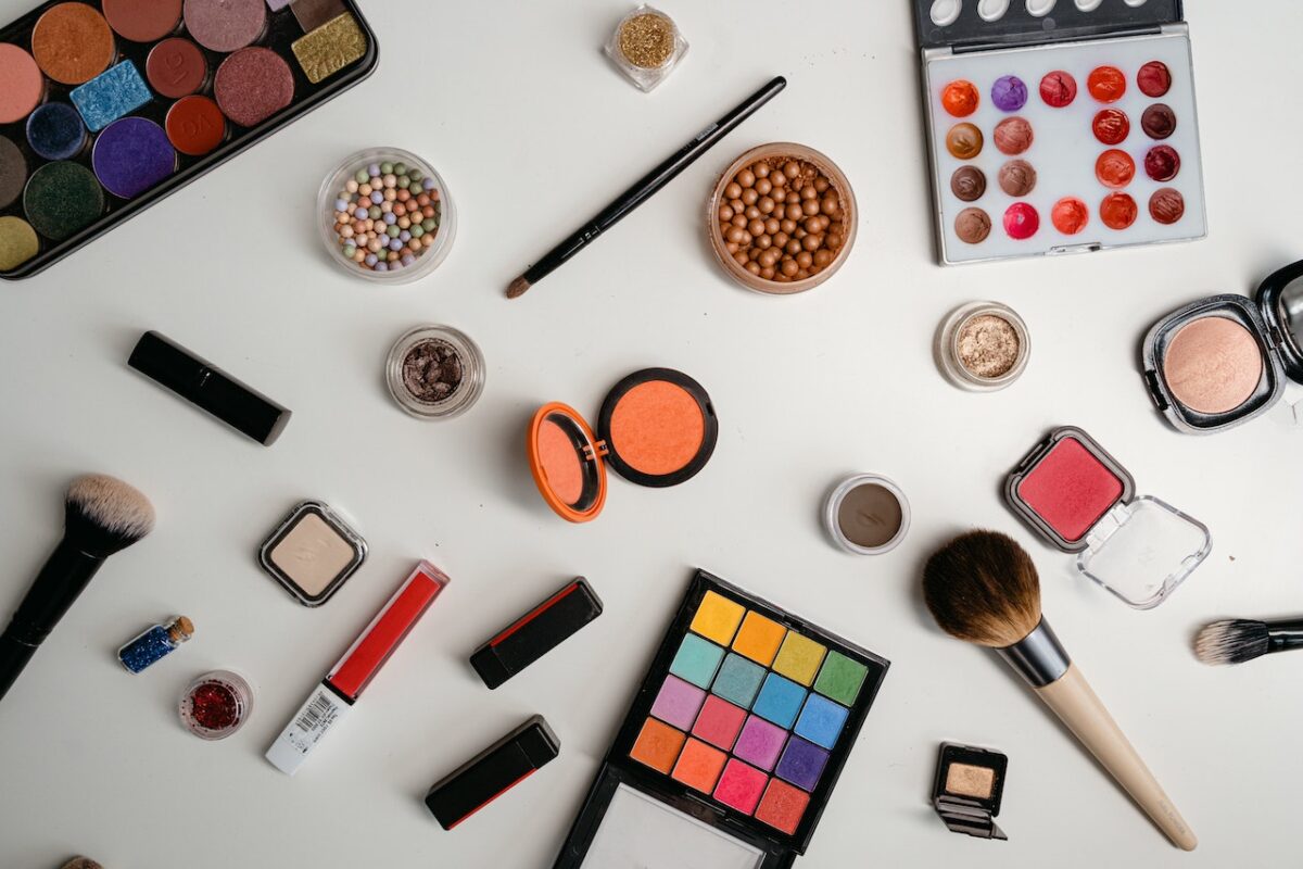 Co dělá make-up base?